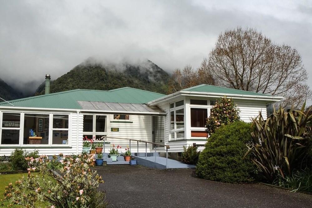 Rainforest Motel Glaciar Fox Exterior foto