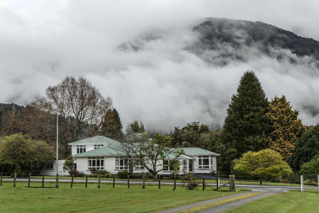Rainforest Motel Glaciar Fox Exterior foto